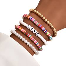 Set aus 5 bunten Boho-Armbändern