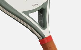 Heinsa Carbon Padel Racket mit Kantenschutzband